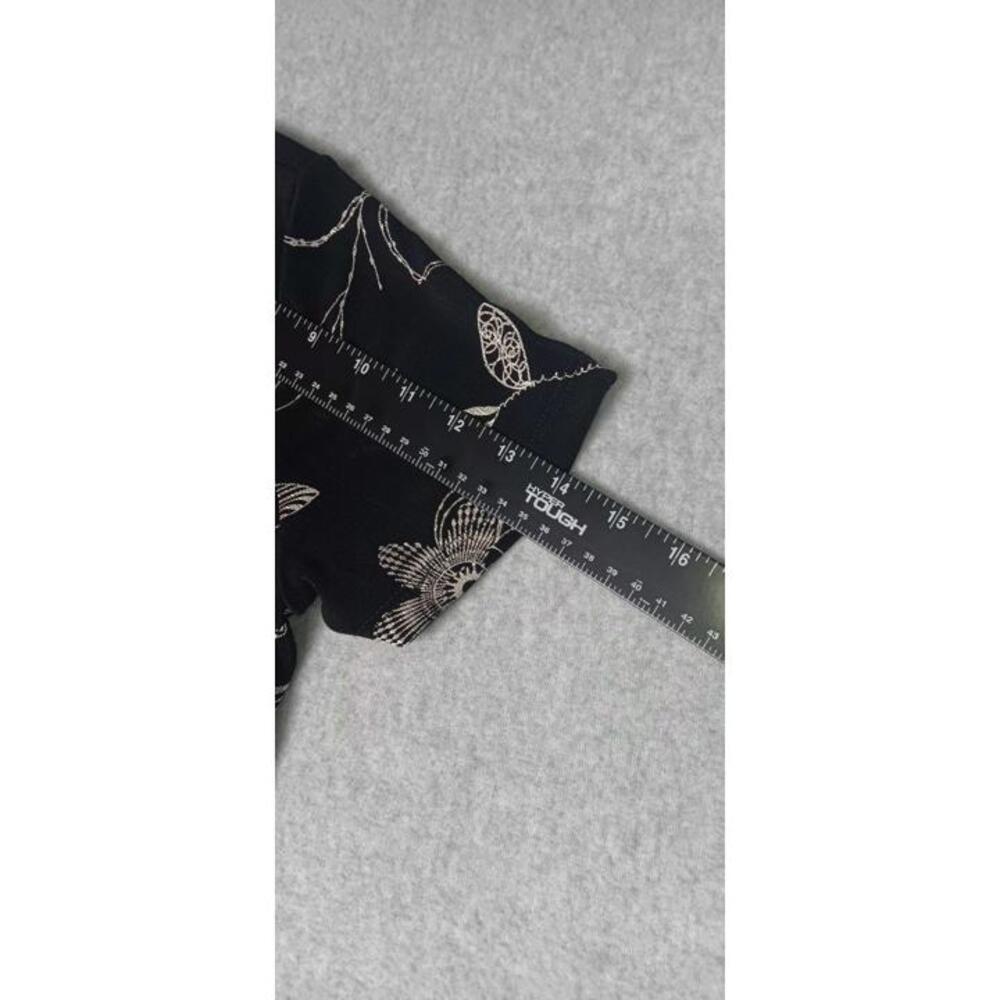 Coldwater Creek Short Sleeve Blouse Womens Size Small Black White Line Flower... - Picture 8 of 11